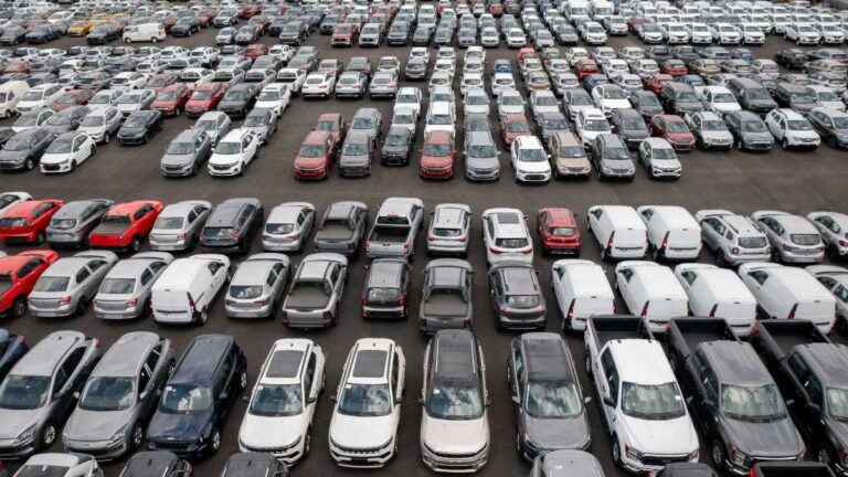 Mais da metade dos veículos do Distrito Federal está sem licenciamento