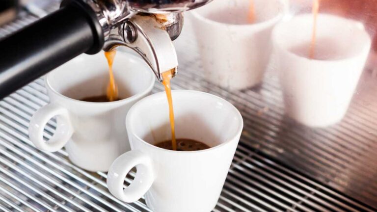 Aluguel de Máquina de Café para o Verão: Benefícios e Dicas Essenciais