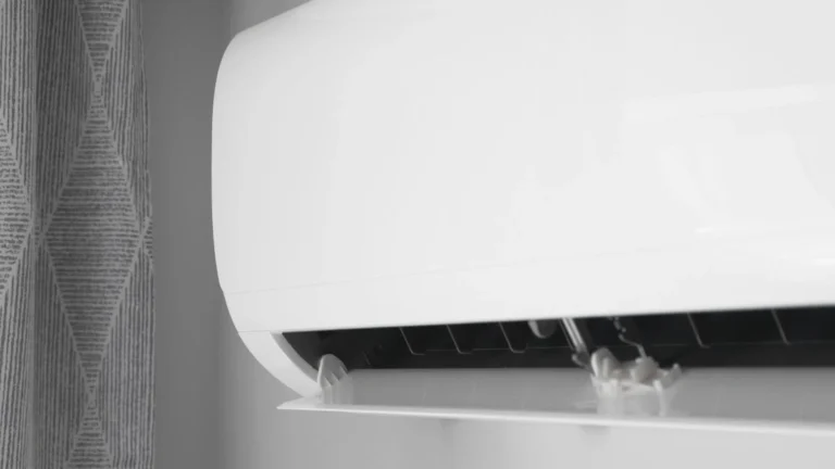 Instalar ar-condicionado sozinho vale a pena? Entenda os riscos Instalar ar-condicionado sozinho vale a pena